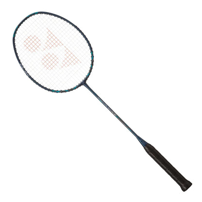 Close-up of Yonex Nanoflare 800 Play Deep Green badminton racquet handle grip with textured wrap for fast-swing control at advanced level