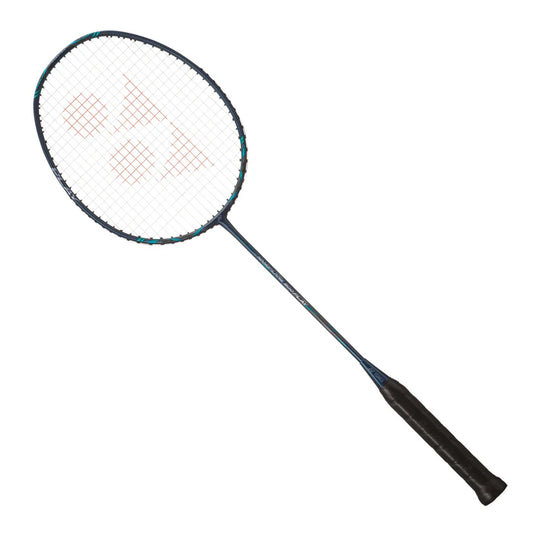Close-up of Yonex Nanoflare 800 Play Deep Green badminton racquet handle grip with textured wrap for fast-swing control at advanced level